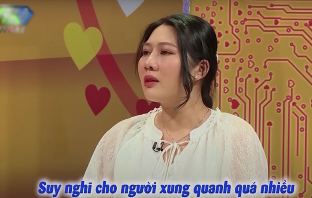 Vợ Tô Đình Khánh bật khóc nói thương chồng vì suy nghĩ cho người khác quá nhiều và “chỉ muốn được nhìn thấy anh ấy mỗi ngày”