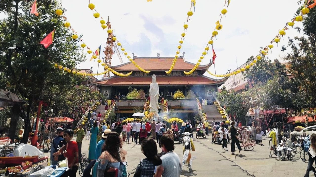 Đầu năm đi lễ chùa nhớ đừng mang 2 thứ này về kẻo tài lộc hao tổn, rất nhiều người đang làm sai