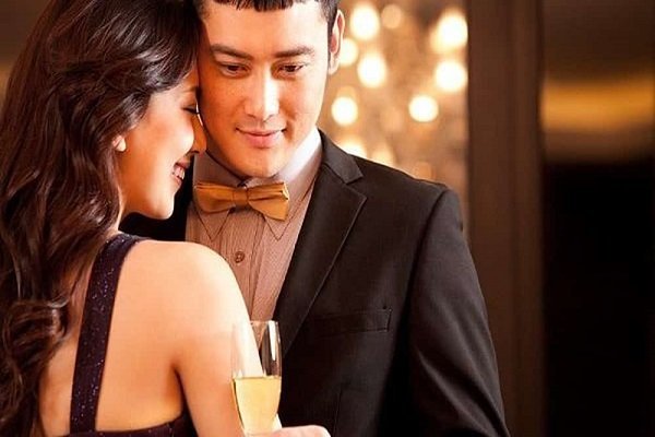 “Sau khi cưới, đàn ông có nên đưa lương cho vợ không”, 3 người trong cuộc chia sẻ thật lòng