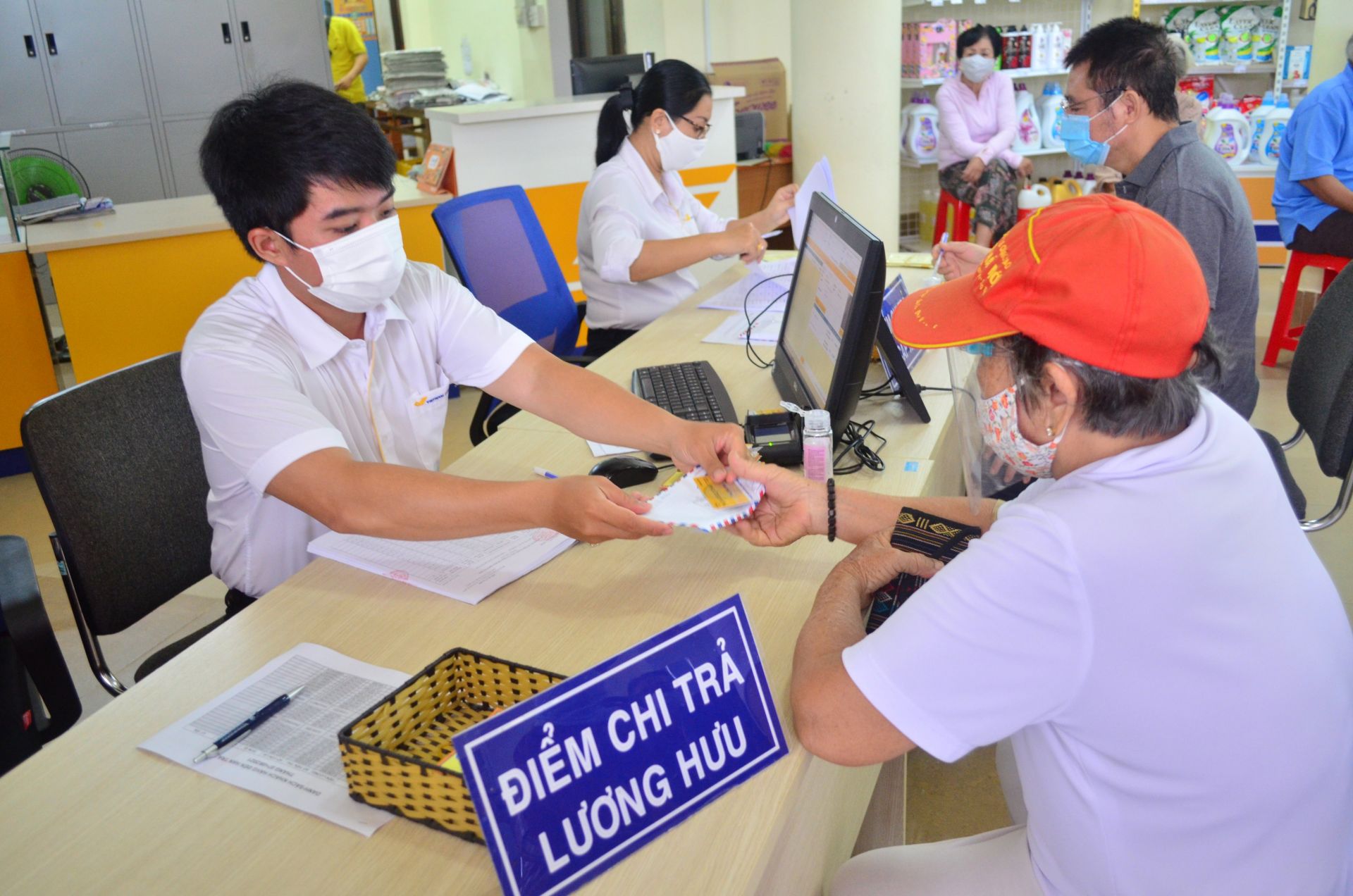 Người lao động có thể nghỉ hưu sớm ở tuổi bao nhiêu?