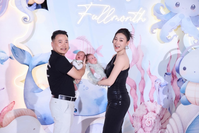 Phương Oanh – Shark Bình tổ chức tiệc đầy tháng cho cặp song sinh