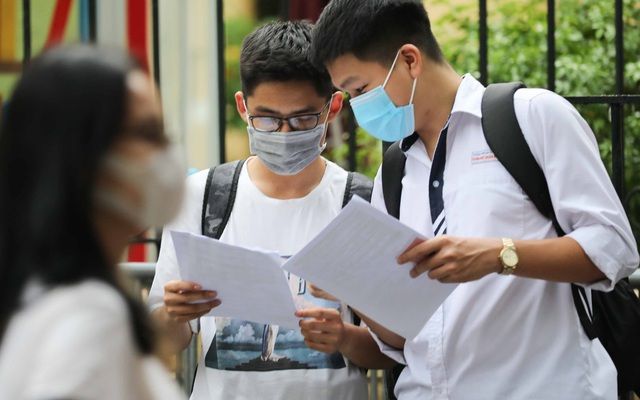 NÓNG: Ngoại thương, Bách khoa… và gần 30 trường công bố điểm sàn 2024, cao nhất 25 điểm