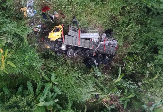 Tai nạn kinh hoàng, ô tô mất lái lao xuống vực ở cao tốc Nội Bài – Lào Cai, 2 nạn nhân đã tử vong