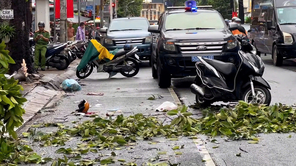 TP.HCM: Đến trường đại học đón con, người phụ nữ gặp tai nạn bất ngờ ra đi mãi mãi