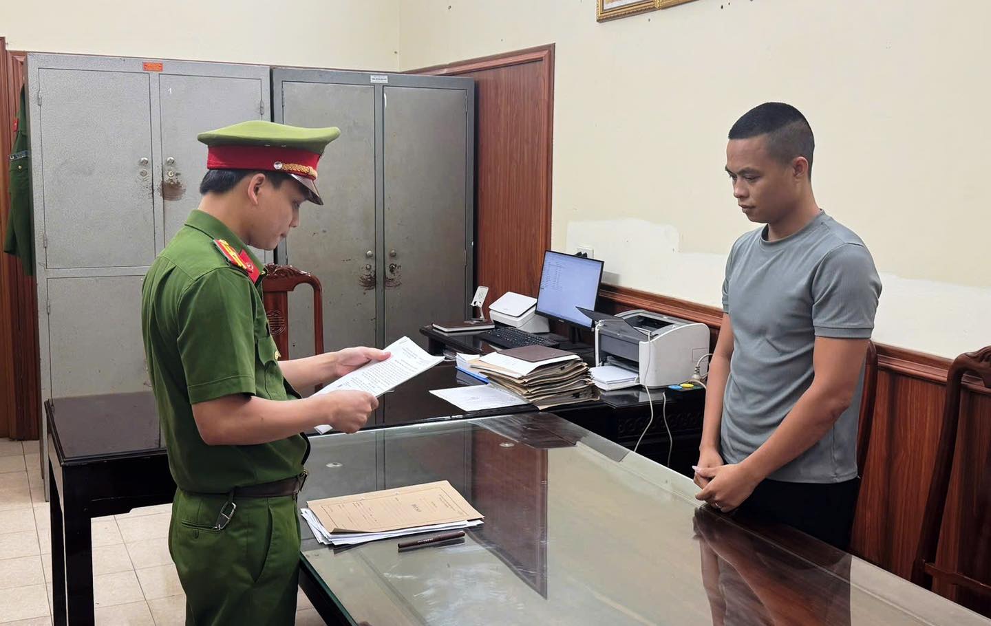 Bị bắt vì bán hàng gi:ả, chủ kênh TikTok ‘Gia đình Hải Sen’ sẽ đối diện mức án nào?
