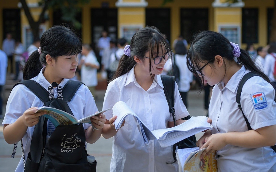 Đề Văn thi lớp 10 của Hà Nội năm 2025