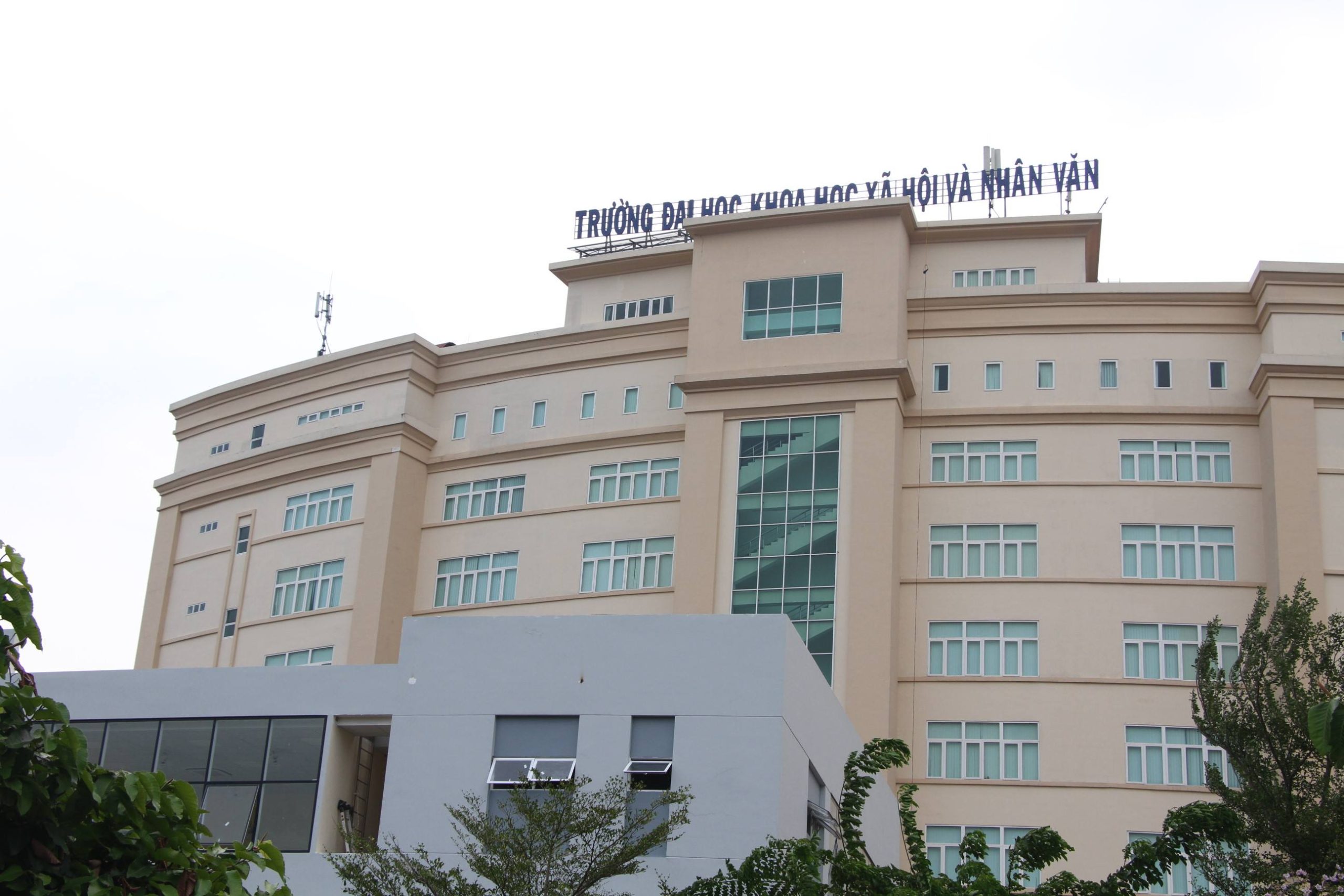 Trường Đại học Khoa học Xã hội và Nhân văn TPHCM công bố điểm sàn năm 2025