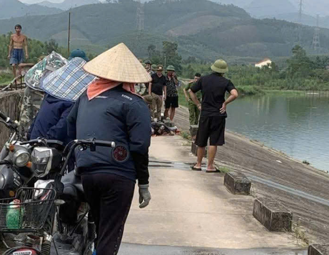 Phát hiện thầy giáo cấp 3 tuvong dưới hồ: Nạn nhân tận tụy với nghề, sống giản dị