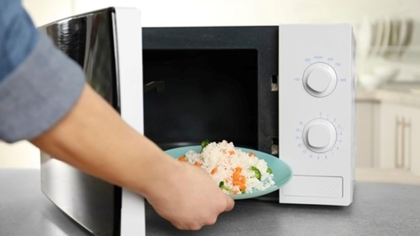 Cảnh báo: 5 thực phẩm quen thuộc khi hâm nóng sẽ “cực độc”, không phải ai cũng biết!