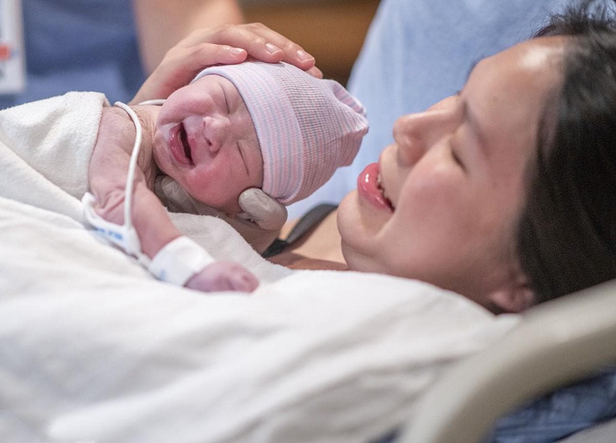 Không hề mê tín: Có 3 khác biệt lớn giữa trẻ được sinh vào ban ngày và trẻ sinh vào ban đêm