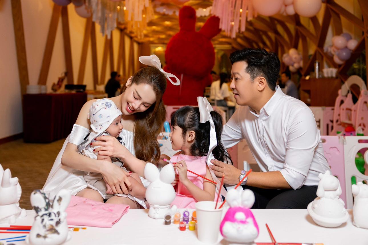 Nhã Phương đang bầu lần 3?