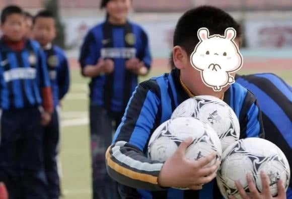 Giáo viên chủ nhiệm tiết lộ: Nhìn học sinh là biết ngay gia đình có “giàu” thật hay không