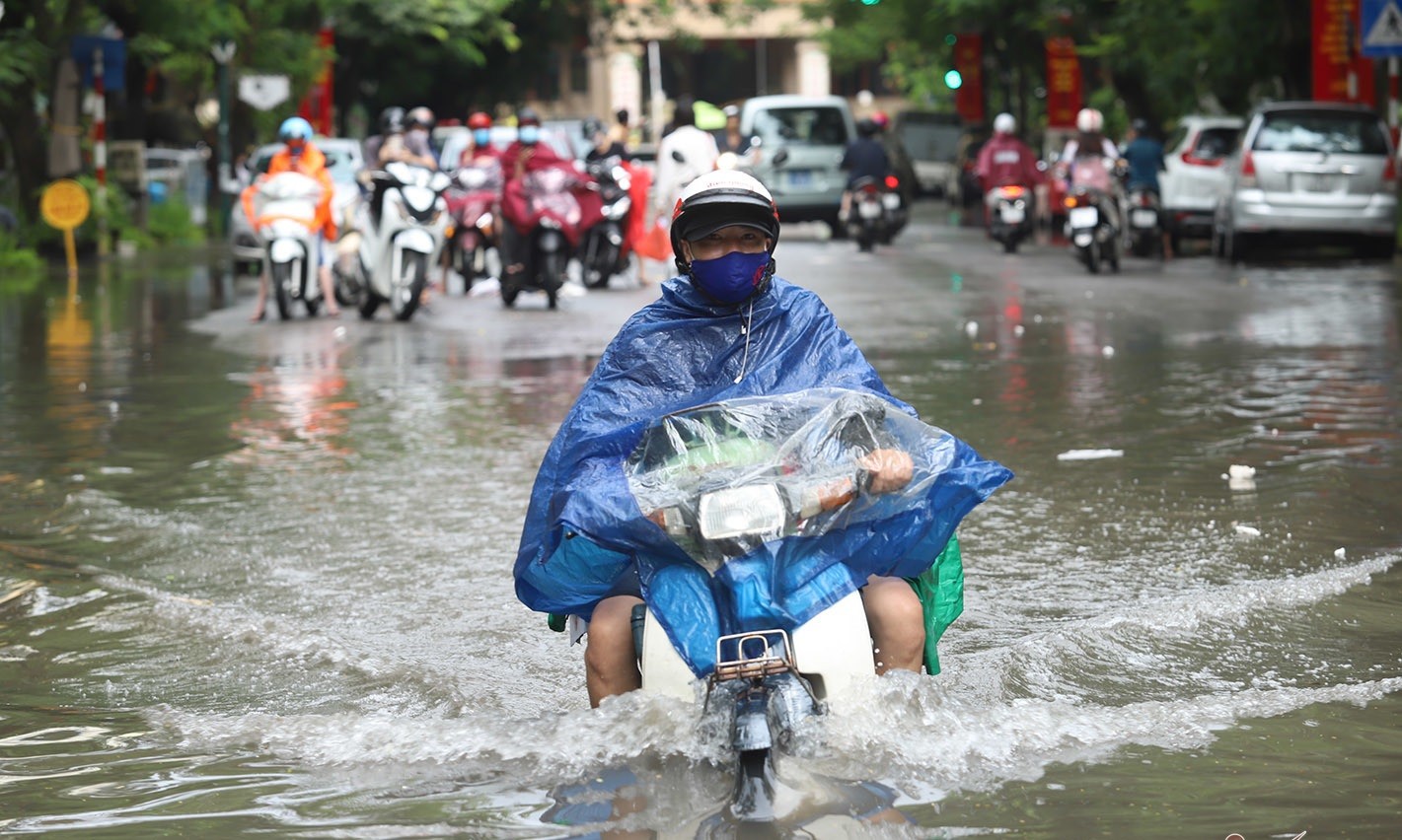 Miền Bắc bước vào đợt mưa lớn kéo dài