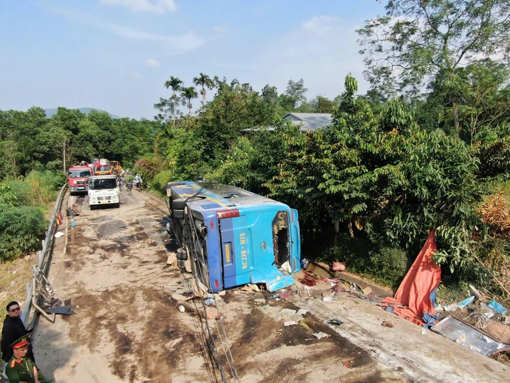 Công an thông tin nguyên nhân vụ lật xe khách làm 3 người ch ết