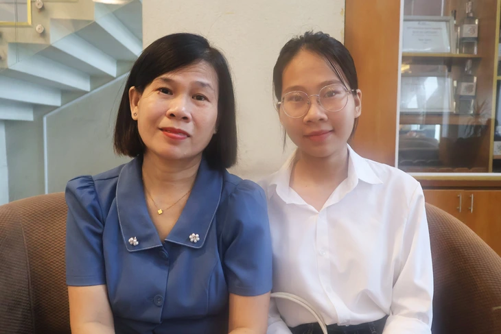 Nghỉ học 1 năm chiến đấu với ung thư rất nặng, nữ sinh Quảng Trị vẫn học 9,0, đậu ĐH Huế
