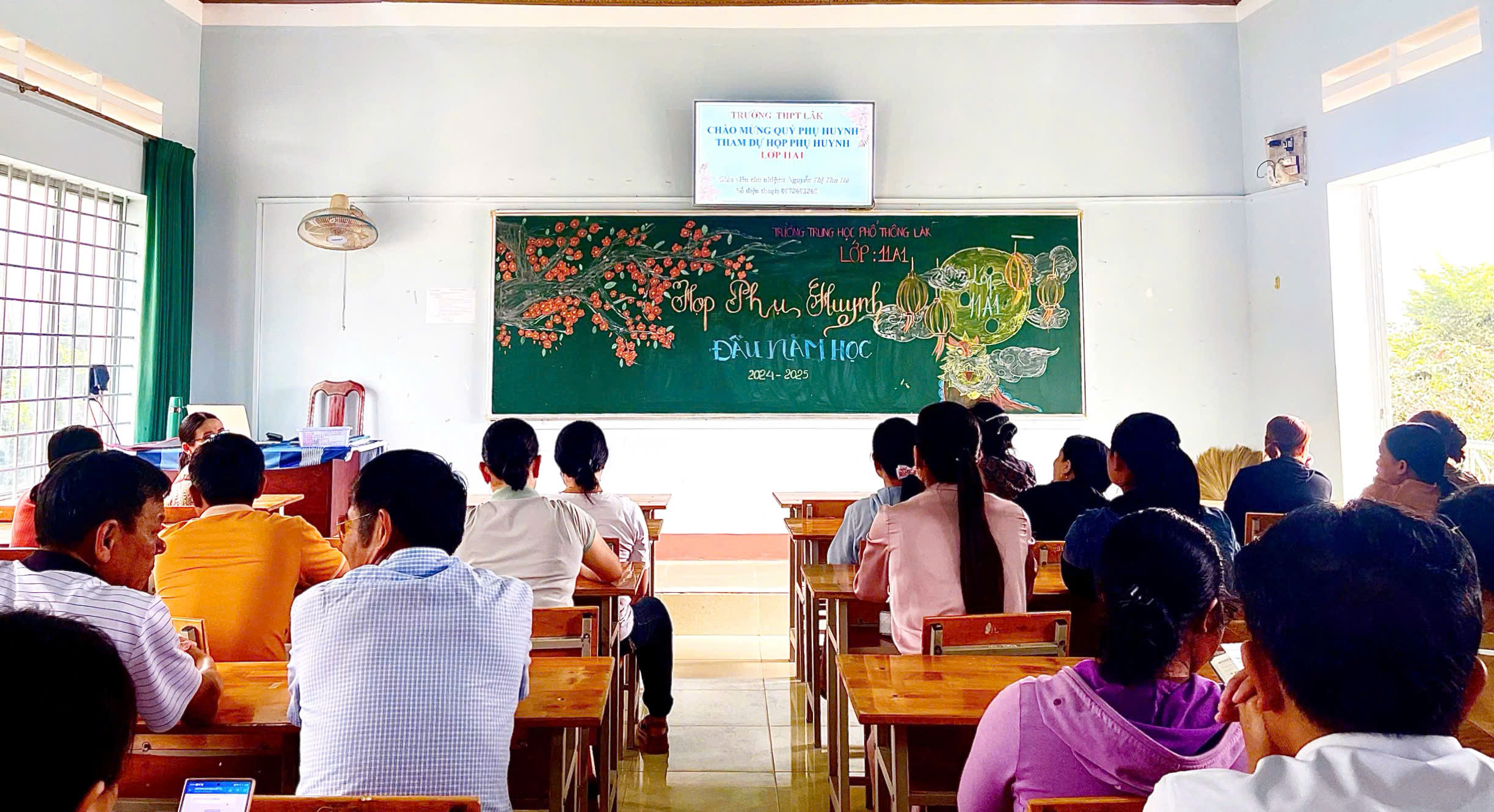 Họp phụ huynh nên nói chuyện BLHĐ thay vì bàn chuyện thu chi