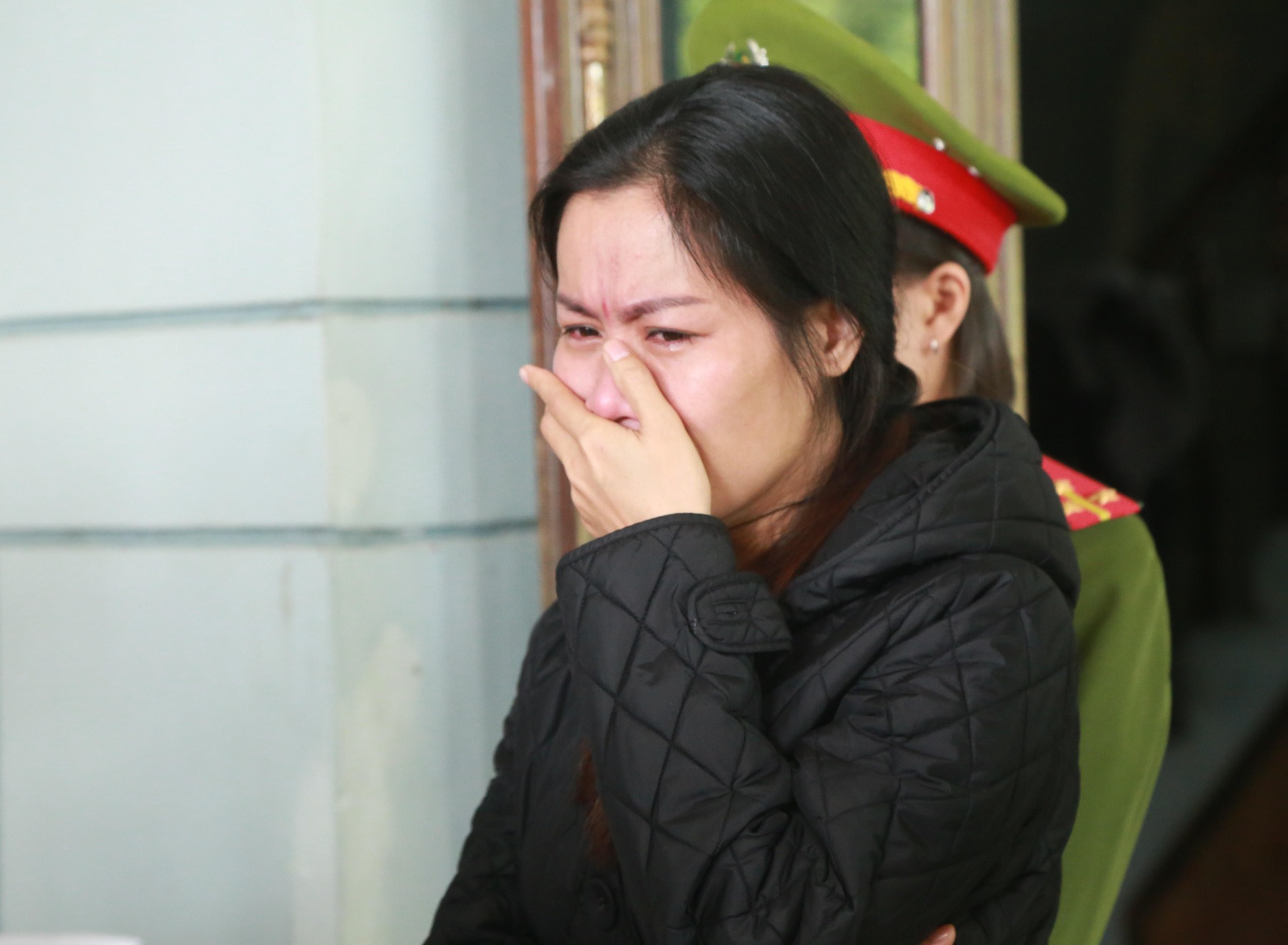 Bị bạn trai mới quen qua mạng 5 ngày lừa hơn 5 tỉ. Lên mạng tìm luật sư online giúp, chị gái bị lừa tiếp 400 triệu nữa….