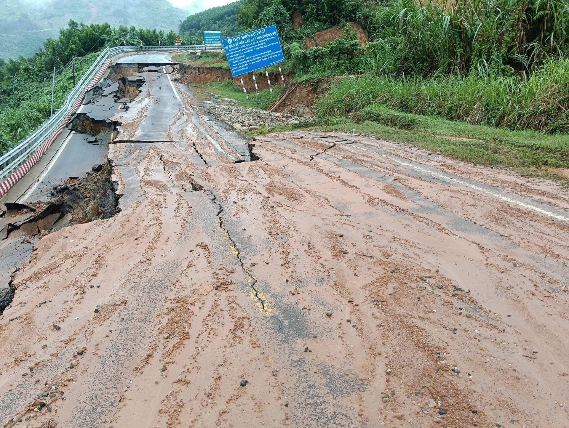 Danh sách các xã, phường có thể xảy ra lũ quét, sạt lở đất trong 6 giờ tới
