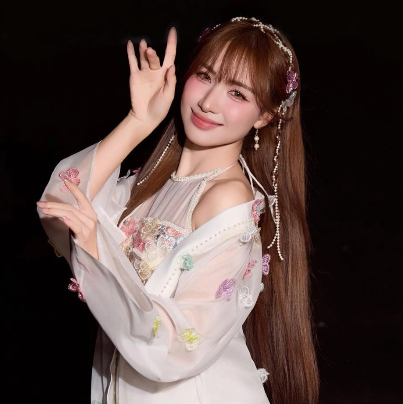 Ca sĩ Hòa Minzy bất ngờ cầu cứu, làm việc với cơ quan chức năng