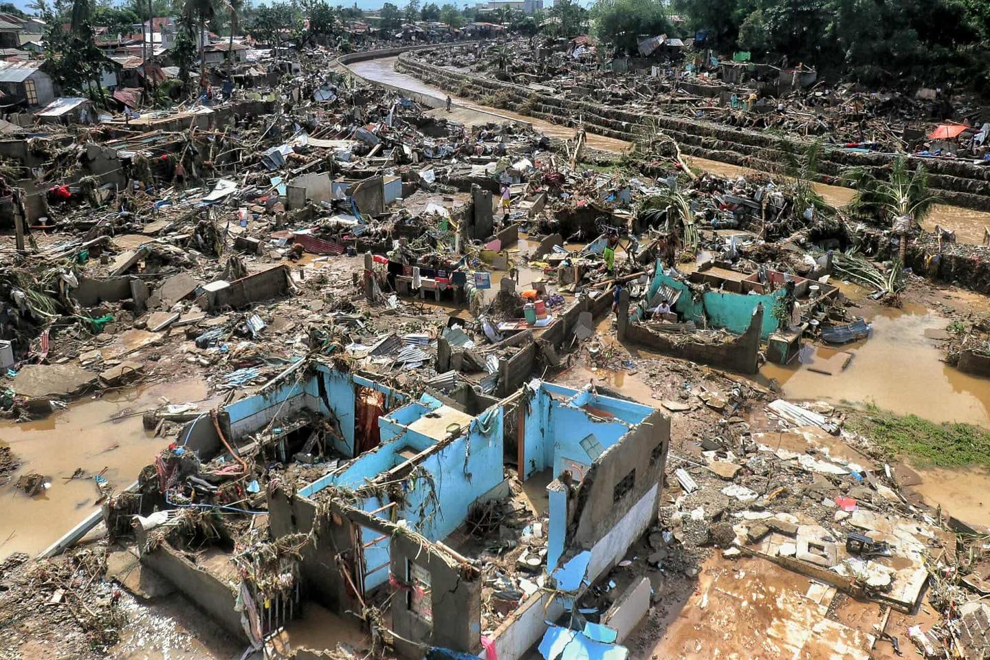 Bão cuồng phong Kalmaegi quá th: ảm kh: ốc, tất cả đều bị ph: á h: ủy