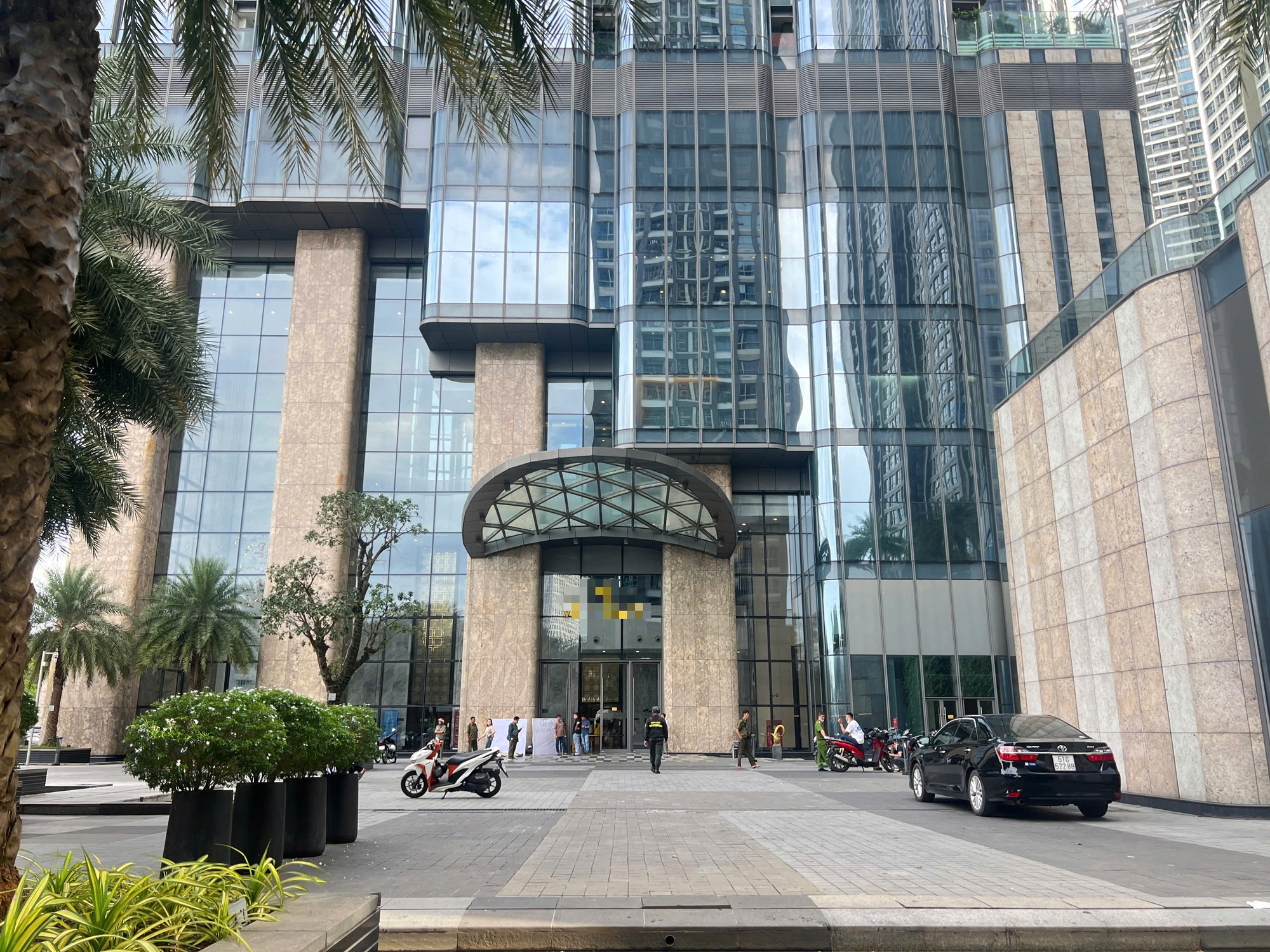 Phát hiện 1 thithe để trong túi tại tòa nhà ở TPHCM