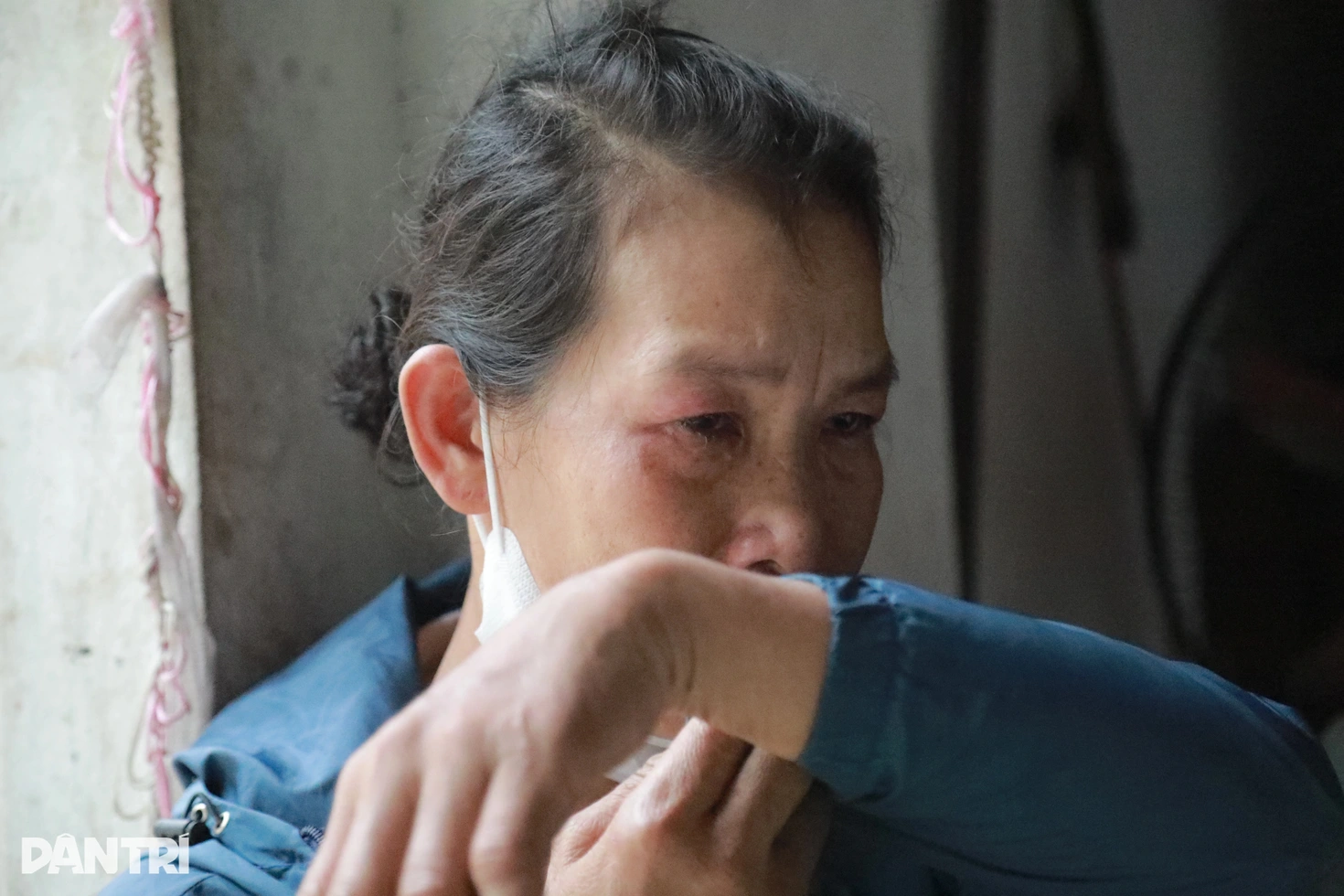 Vợ chồng ở Hà Nội tặng mẹ con nghèo 50m2 đất: Nhiều người nói gia đình điên